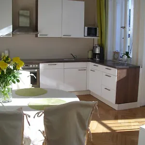 https://apartment-in-city-center-morassi.karlovyvary-hotels.com